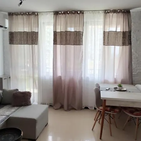Lucas Apartment Navodari